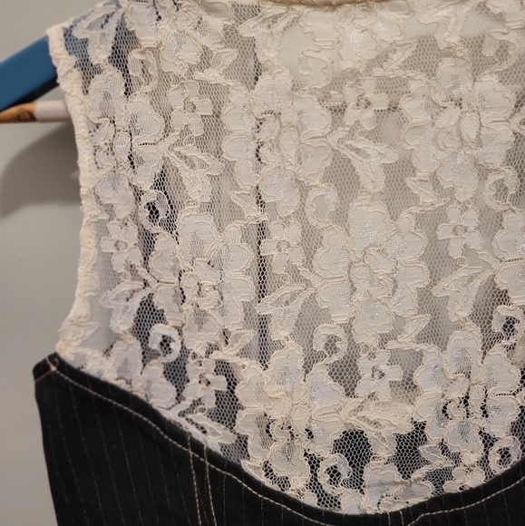 Classic Pinstriped Vest With Lace Back Detail Size large - Picture 4 of 5